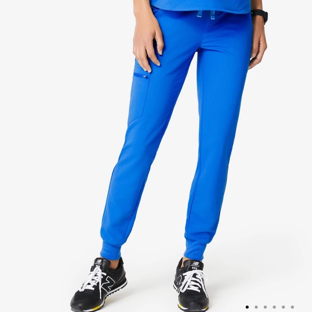 FIGS Zamora Jogger scrub pants - Picture 2 of 4